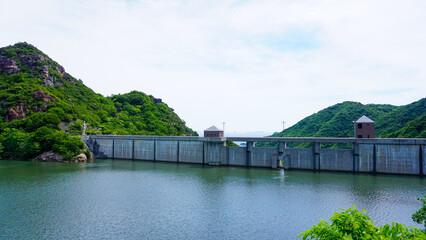 小豆島の美しい吉田ダム