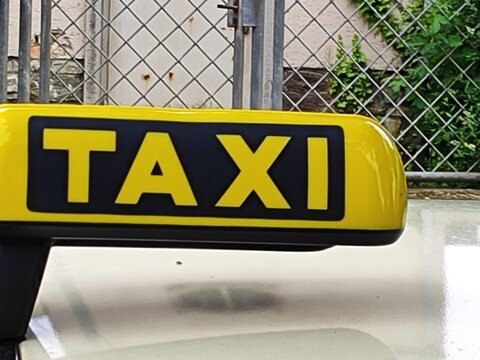 Taxi