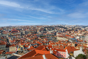 Obraz premium Beautiful panoramic view of downtown of Lisbon. Colorful buildings with red roofs. Lisbon, Portugal.