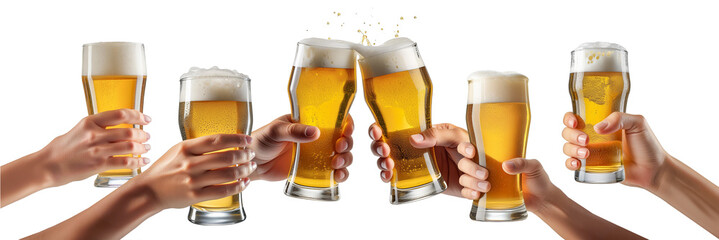 グラスビールを持って乾杯する大勢の人々の手