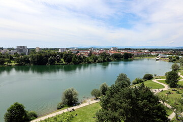 Fototapeta premium Seeparkgelände in Freiburg im Sommer