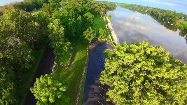 Dropping down from the sky to tour the waterfront at high speed. Filmed with FPV drone for more creative and dynamic angles and a greater level of viewer engagement.