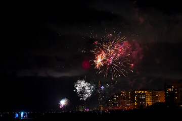 Fototapeta premium Fireworks at the Beach for the Fourth of July 2024, Orange Beach, Alabama