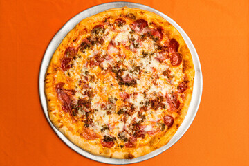 Meat lovers&rsquo; pizza