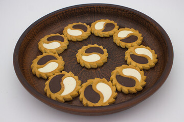 Circular Harmony Cookies on Dark Plate