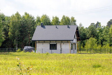 Budowa domu jednorodzinnego. Budowa domu z poddaszem użytkowym. Polskie Prawo Budowlane.  Budownictwo. © Leszek Szelest