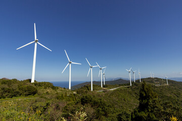 Fototapeta premium 風力発電施設（ウインドパワー） 佐田岬半島を記録した工業・建設イメージ