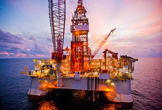 View of drilling rig in the Gulf of Mexico