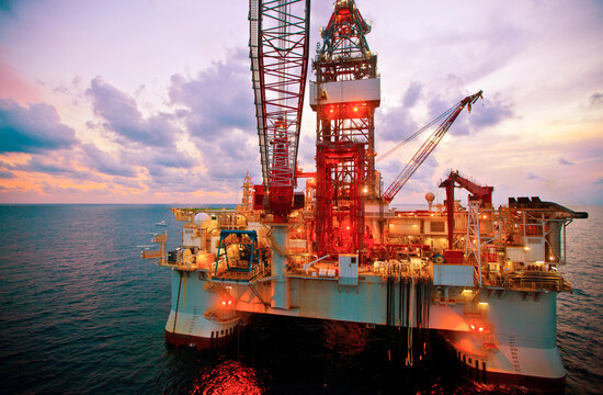 View of drilling rig in the Gulf of Mexico