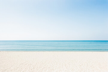 Obraz premium White Sand Beach and Blue Sky