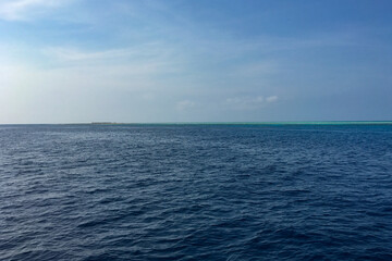 Obraz premium blue sky and sea