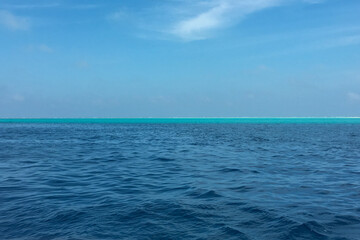 Obraz premium blue sky and sea