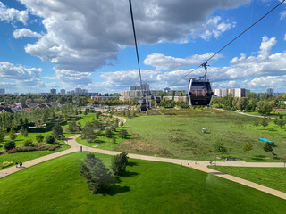 Blick aus einer Gondel der Seilbahn in den Gärten der Welt, Berlin-Marzahn