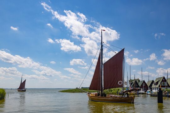 Ausfahrt der Zeesenboote