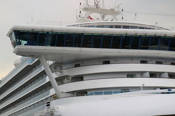 大さん橋に停泊する豪華客船