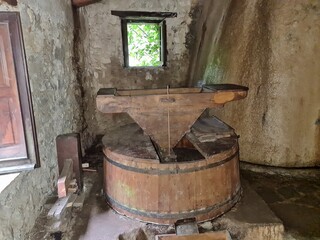 Morigerati - Interno del mulino nell'oasi WWF