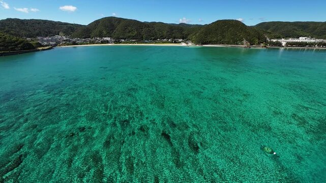 奄美大島の海のドローン撮影。背景バックグランド