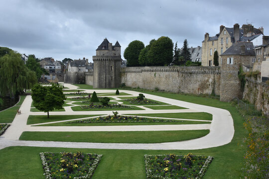 Le chateau de Vannes, Jardins de Vannes, Jardin du Ch&acirc;teau. Bretagne. France. 
