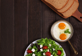 breakfast fried eggs for healthy eating