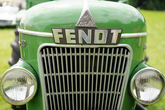 Iserlohn Gruermannscheide, NRW, Germany. 13th of July 2024. Old school tractor Fendt Farmer 2d