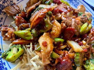 Fry noodles with vegetables