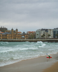 Fototapeta premium Kayaking in the city of San Sebastian