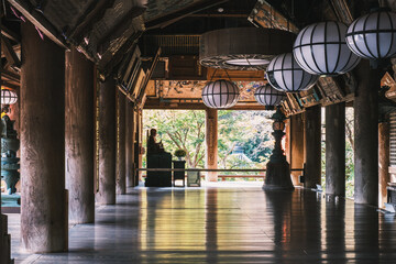 Historic temples and shrines that herald the arrival of autumn【Hase-dera Temple】