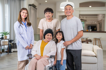 Obraz premium Portrait of smiling asian doctor service help support discussing and consulting taking care, caring, caregiver with senior elderly woman with cancer cover head of chemotherapy cancer, cancer day