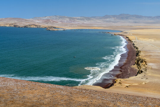 Desert Oasis. Paracas National Reserve: Where Desert Meets Sea