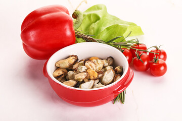 Marinated mussels in the bowl