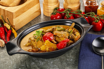 Yellow THai curry with beef