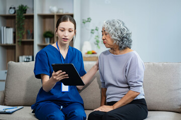 Elderly health checkups with a physician or psychiatrist who works with patients who are consulted about female or psychiatric diagnosis in a medical clinic or hospital mental health service.