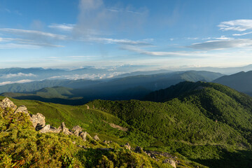 The trail from Mt. Senjogadake to Kitazawa Pass