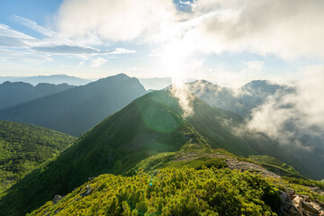 The trail from Mt. Senjogadake to Kitazawa Pass