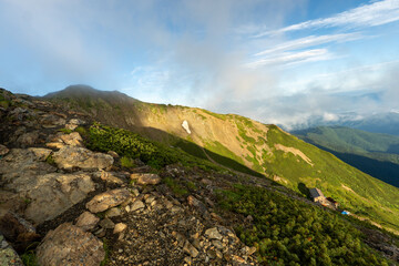 The trail from Mt. Senjogadake to Kitazawa Pass