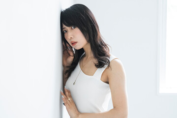 夏の爽やかな女性