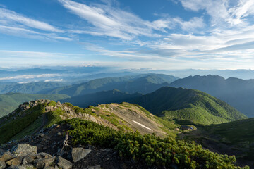The trail from Mt. Senjogadake to Kitazawa Pass