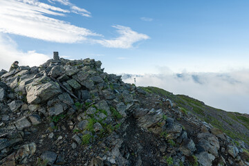 The trail from Mt. Senjogadake to Kitazawa Pass