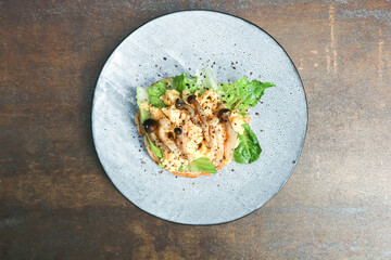 bread with egg ,lettuce and mushroom topping