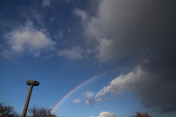 雨上がり青空にかかる虹と雲　#レインボー　#rainbow