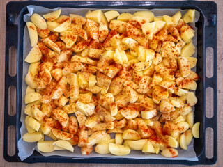The best baked potatoes can be made in an electric oven on paper. Baked crispy potatoes taste fantastic with a variety of main dishes.