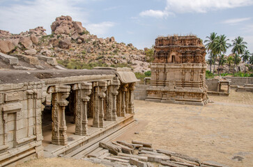 Fototapeta premium Achyutaraya temple. Ancient Vijayanagara Empire civilization, ruins of Hampi, unesco world heritage site, Hampi, Karnataka, India, Asia.