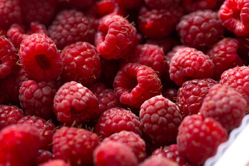 fresh raspberries close-up macro photography, shallow depth of field