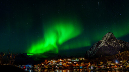 aurora borealis, Northern light Lofoten, Reine