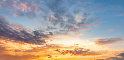 Fototapeta premium sky is a beautiful mix of blue and orange