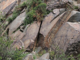 カザフスタン　世界遺産タムガリの考古的景観にある岩絵群