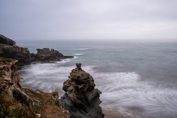 Obraz premium White stork's nest on the cliffs, Long Exposure, Ciconia ciconia, Alentejo, Portugal