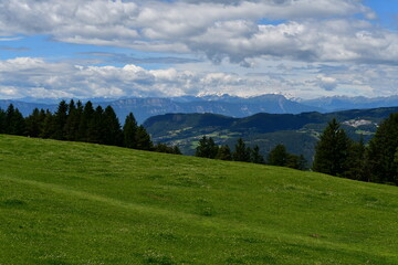 Schöne Landschaft bei Völs am Schlern in Südtirol 