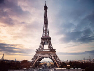 Fototapeta premium Eiffel tower at sunset