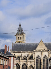 Obraz premium Unveiling Amiens Charms: Exploring the Captivating Streets of the Historic Village